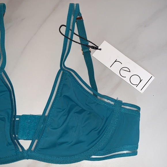 Real Underwear Fusion Plunge Underwire Bra - Picture 2 of 6